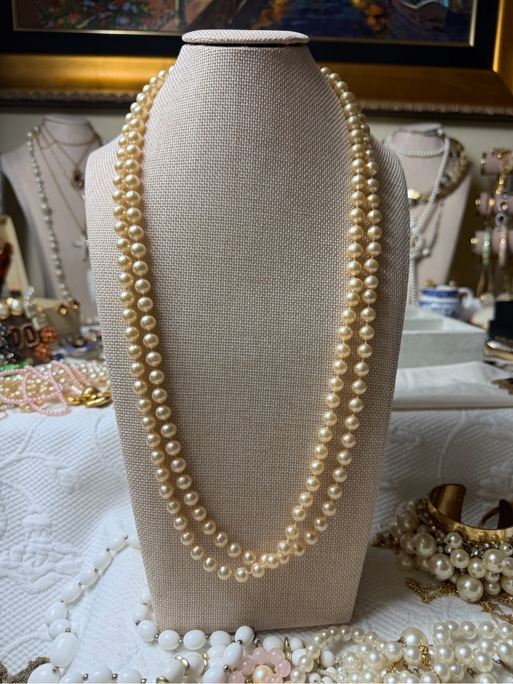 Vintage Classic Cream Pearl Necklace